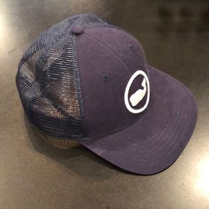 Vineyard vines trucker hat